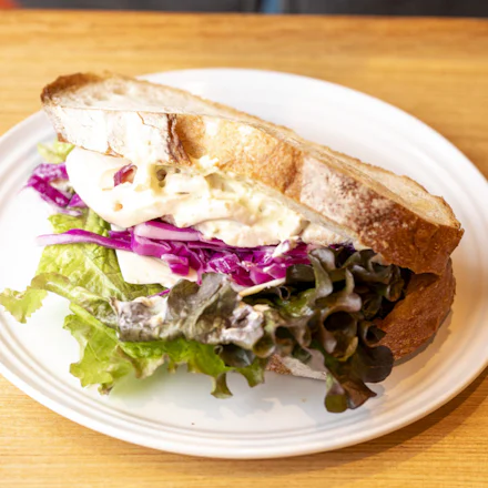 【久里浜】毎日通いたくなる30種類以上の品揃え。「ピケマルシェ365日」の手作りパン